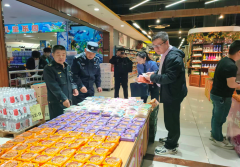 点查看月饼、茶叶、酒类等商品的包拆环境